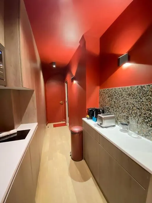 Lovely Home In The Heart Of Paris 0*,